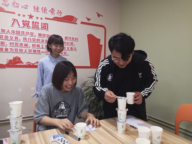 【完满班级】团结一心 趣味接力——数字1801班完满班级