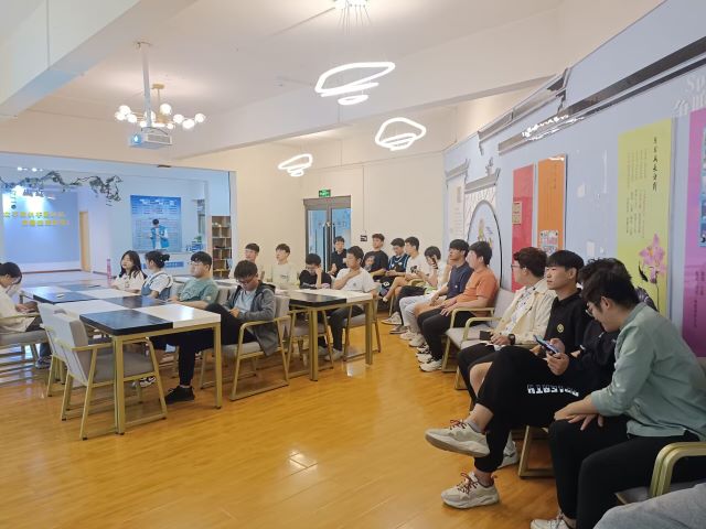 【完满团支部】薪火相传初心不改 五四纪录片观看——大数据学院、信息工程学院软件2103班完满团支部活动