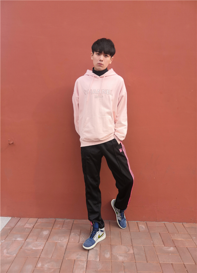 闪光的信院第261期：说唱小哥用爱诠释态度 展现独有风格