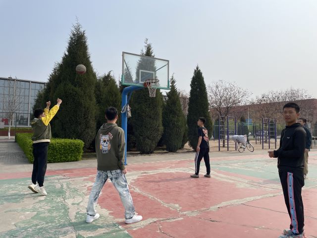 【完满班级】加强身心建设 传承革命薪火——艺术传媒学院数字媒体2002班举办热血篮球赛活动