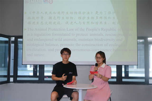 商务英语学院 筑梦新媒体 热点我来播——“英语+”遇见新闻主播之“我的直播间”