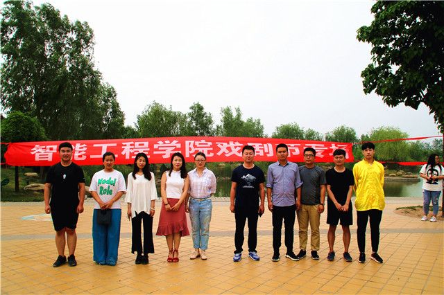 【戏剧节】春风十里不如你 回眸遇见最好的自己——第六届“魅夜乌马河”校园戏剧节5月17日新闻集锦