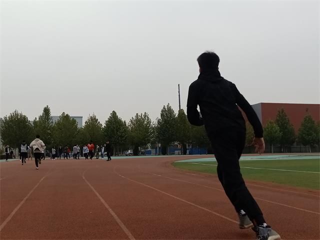 锻炼身体 活力四射——环设1601班级接力比赛活动