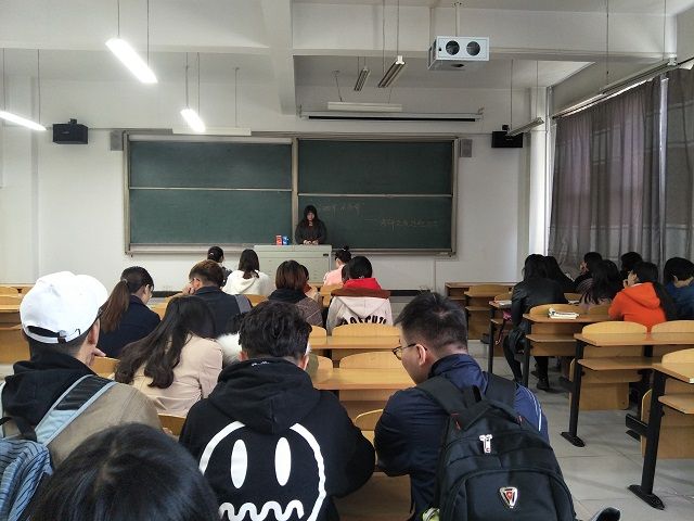 【完满班级】不抛弃 不言弃——食品与环境学院园林1502班举办考研交流分享会