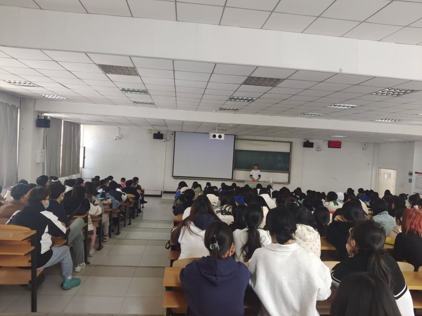 【辅导员说完满】开学第一课 走进新生活——大数据学院、信息工程学院2021级辅导员说完满活动
