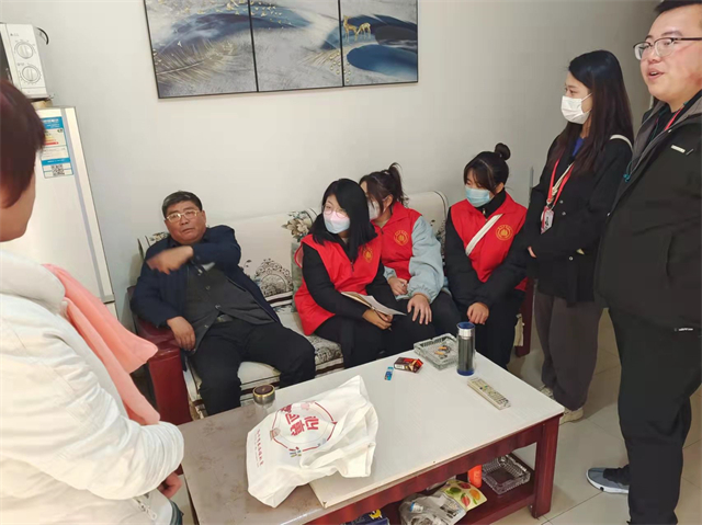 【情暖社区】“点亮心灯”失独老人帮扶行动:给孤独的晚年带来光亮