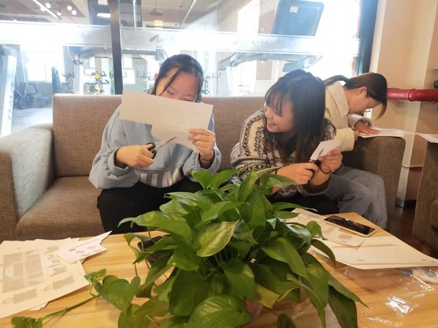 【完满班级】纸模温情 寻喧嚣中的宁静——数字1802班完满班级