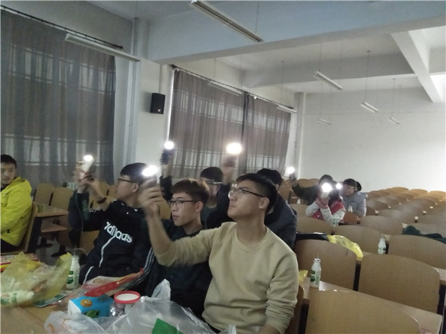 【完满班级】心随影动 荡涤青春——机电工程系机电1701班“观影活动 畅享青春”完满班级活动