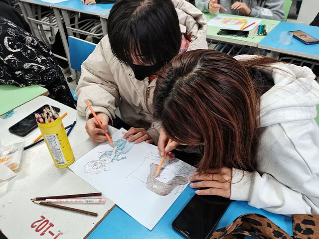 【完满班级】雷锋精神代代传 互助暖流漾人心 ——视觉2004班学习雷锋精神才艺比拼活动