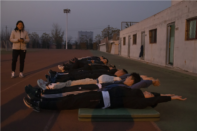 前行第183期：用青春的朝气唤醒初冬的宁静