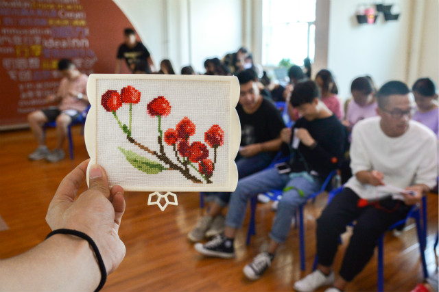 【缤纷百团】用指尖绣出繁花——指尖花刺绣展