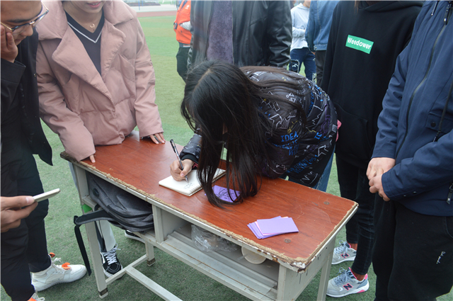 第六届“阳光杯”智勇大冲关再掀运动高潮