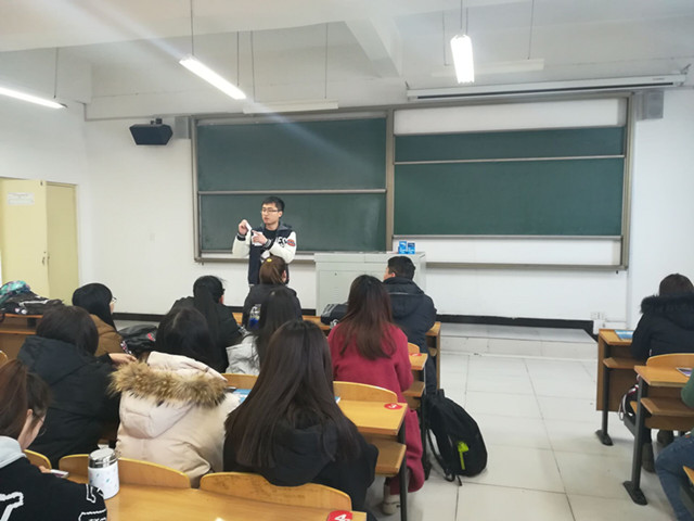 【辅导员说完满】携诚信行囊 踏考试征途——经管系举办“四六级诚信考试”动员大会