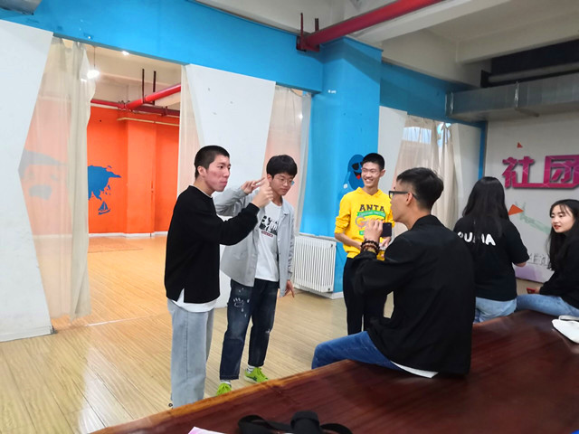 【完满班级】悦动之心 青春汇聚享佳时——经济与管理学院九月完满班级活动纪实(五)