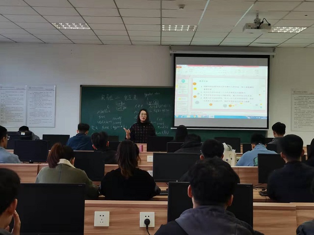 【辅导员说完满】“手牵手参与禁毒 心贴心珍爱生命”——大数据学院、信息工程学院2021级辅导员说完满