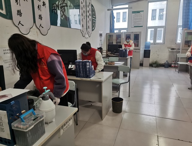 献力抗疫 青春在行动