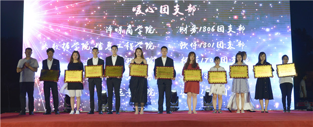 因为志愿服务 我们在信院这样成长