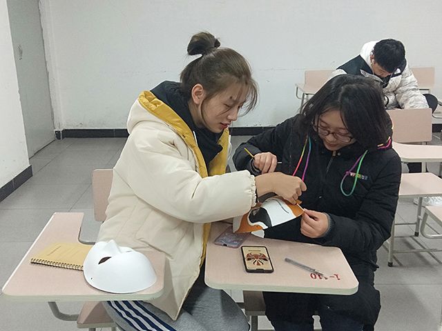 【完满班级】传承文化精髓  发扬脸谱魅力——艺术传媒学院视觉1801班举行完满活动