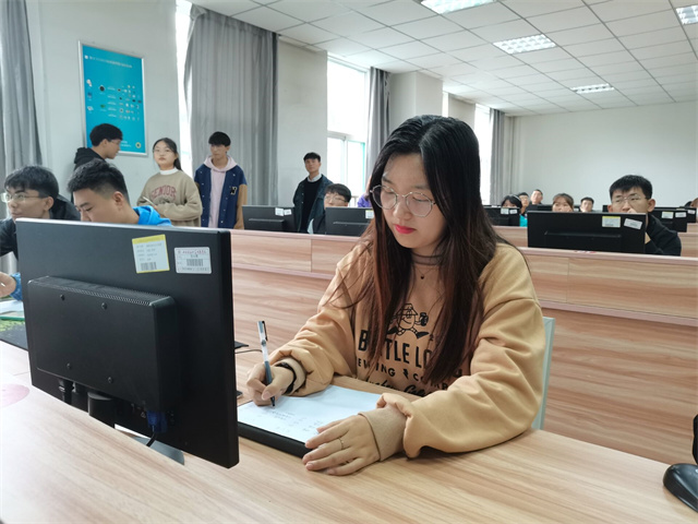 活动策划 谁与争锋——大数据学院、信息工程学院第二届“越策越开心”大学生校园活动创意大赛