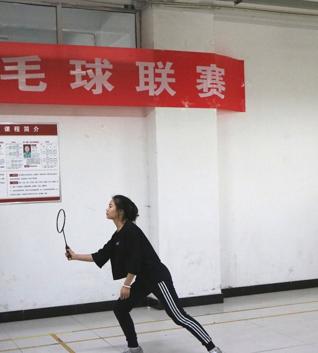 白羽飞箭赶东风 健影飞奔逞英雄——第六届“至强杯”羽毛球联赛圆满落幕