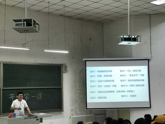 【辅导员说完满】自信乐观 奋勇向前 ——商务与英语学院辅导员说完满
