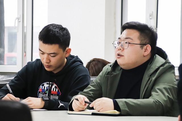 我校完满教育系统召开新学期宣传工作专题会议