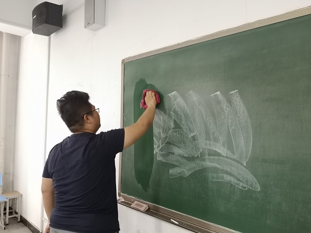 【完满班级】学习雷锋 情系学院——艺术传媒学院17级环设1706班举办“学习雷锋 情系学院”主题公益活动