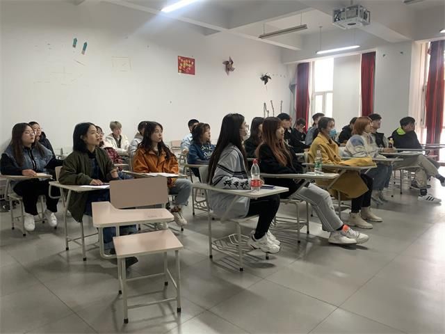 【完满班级】“生命可畏 万物有灵”——艺术传媒学院环设1902班举办爱护生命环保演讲活动