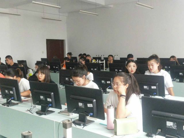 【完满班级】“吹响奋斗号角  做新一代好青年”——艺术传媒学院视觉1601班“大好河山，任君阅”爱国主题网页设计大赛