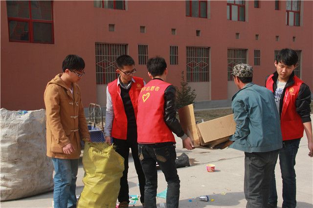 【完满班级】今天付出 明天收获——艺术传媒学院环设1701班公益服务完满班级活动