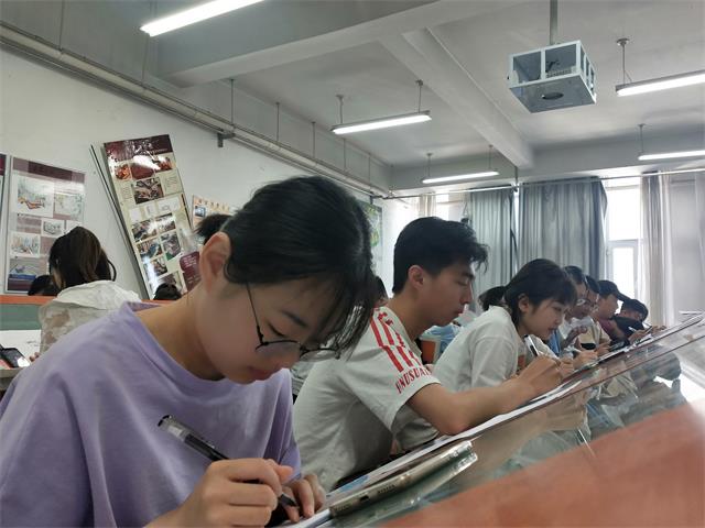 【完满班级】奇思构建 妙趣横生——艺术传媒学院环境设计1704班“画木为林 醉美名建”完满班级活动