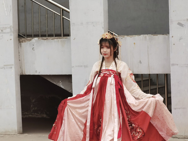 【戏剧节】着一袭汉服 载万千风华——“樱花诗话”汉服主题活动