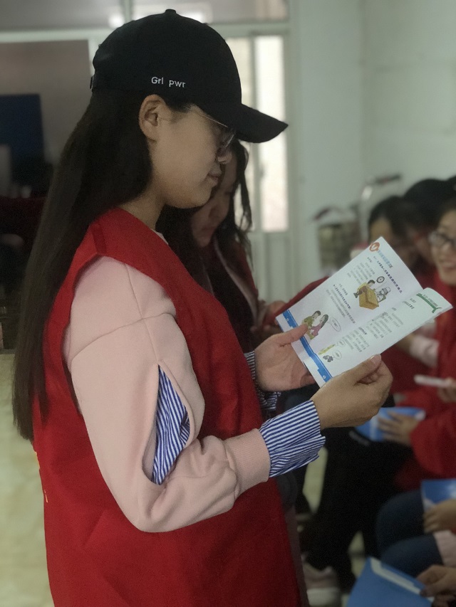 【完满班级】青春雷锋 蜕变为更好地自己——淬炼商学院三月完满班级主题活动（二十）