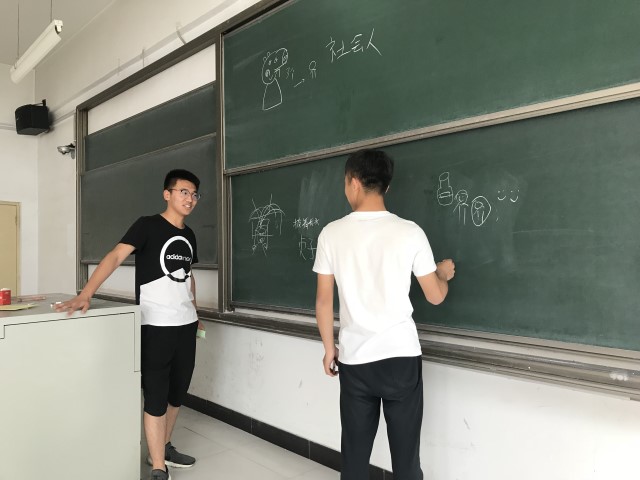 【完满班级】脑洞够大你就来  你画我猜展完满——大数据学院软件1705班举办完满班级活动