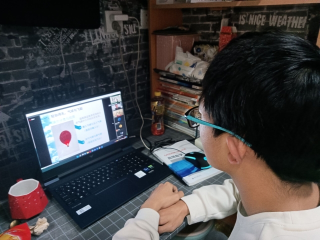 【1+1>2】畅享科技 逐梦青春——智创学术论坛之“空中机器人技术及应用”和“数字孪生技术概论”