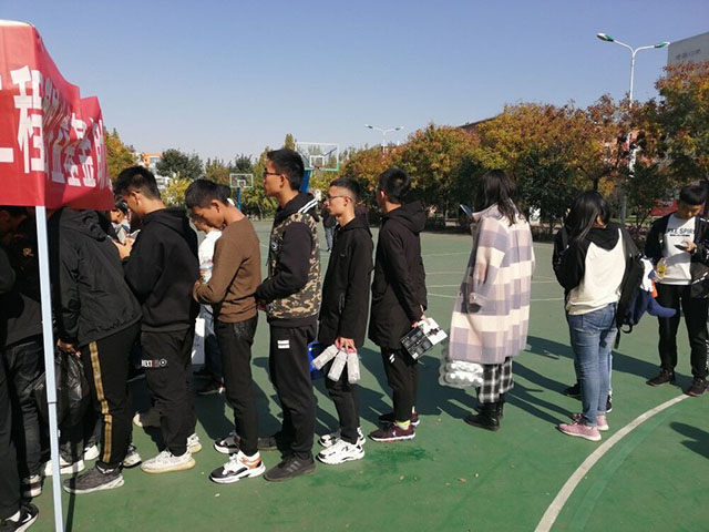 【公益服务】“爱心集瓶 点滴汇聚”——智能工程学院青年志愿者协会“青年之益”专项志愿者服务队