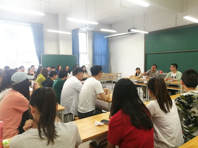 筑良好舍风 助力考研之路——经济与管理学院主任共膳日之考研座谈会