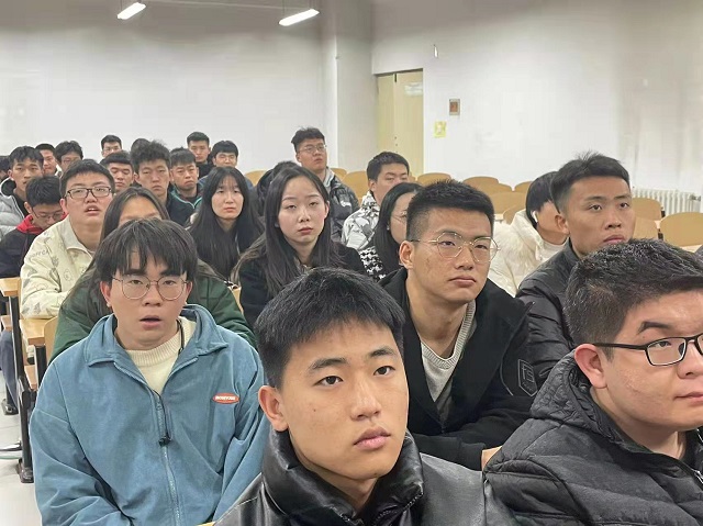 【完满班级】爱上电影 分享生活 ——信息工程学院网工2107班完满班级活动