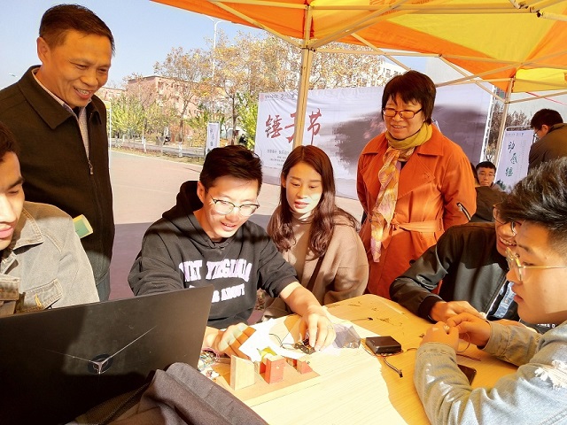 【社团快讯】深入编程微知识 领悟创造新思维