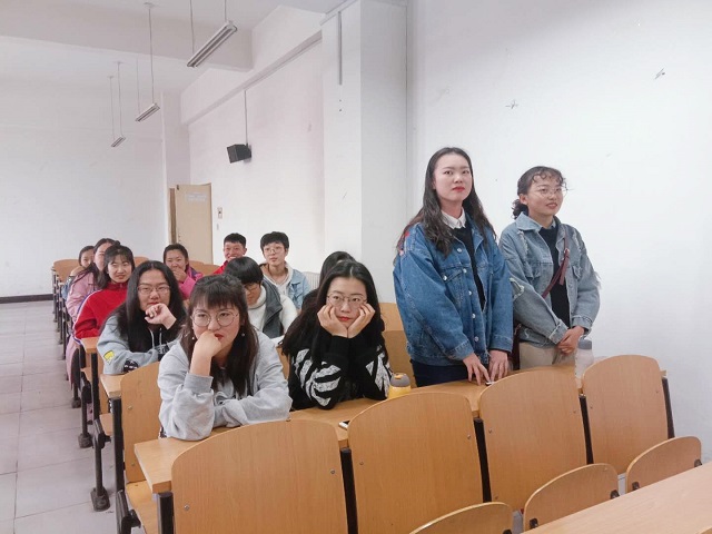 【辅导员说完满】安全用电 让爱长驻——食品与环境学院2018级举办辅导员说完满活动