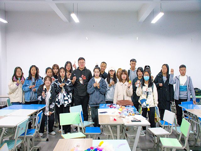 学长计划第912期:艺家人戳了戳你 在线召唤容嬷嬷——艺术传媒学院“传世芳华 惠泽后人”艺彩论坛系列活动第三十五期