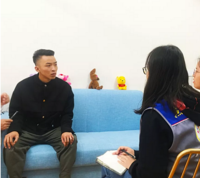 闪光的信院第229期：感受追梦少年杨晓雄与艺术的不解之缘