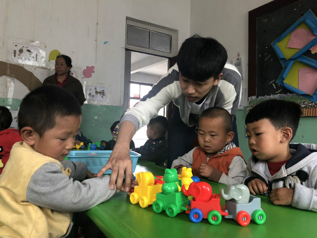 市民课堂第281期:岁月安稳 时光不语——艺术传媒学院“七彩画室星期三”儿童美育成长关爱行动第102期