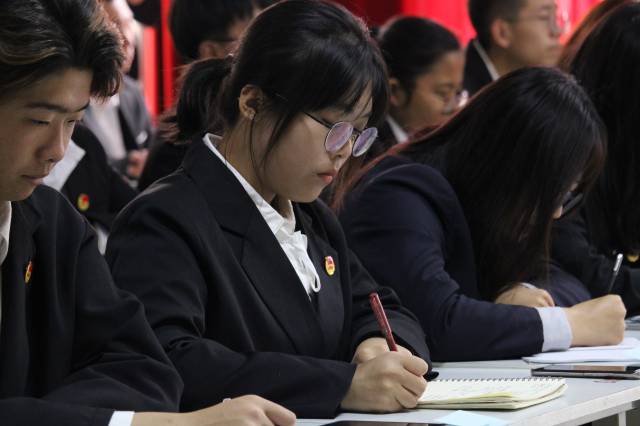 长风破浪会有时 直挂云帆济沧海——经济与管理学院开展“锐士营”成长计划知行班开班仪式