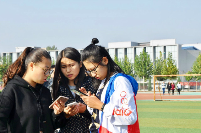【完满班级】金色年华 青春人生——信工系计科1702班举办“跳出我天地”活动