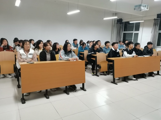 学长计划第906期:书香润心灵 阅读促成长——智能工程学院第一百二十四期学长计划“《乔布斯传》阅读分享会”