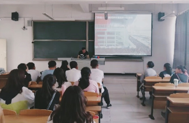 【完满班级】筑梦青春 境遇经管新常态——经济与管理学院九月完满班级活动纪实（一）