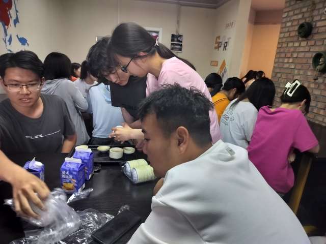 【完满团支部】浓情蛋挞 焙感快乐——淬炼·国际商学院行管2102班完满团支部活动