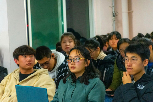 【1+1＞2】“剪”出精华 淬炼学子在实操中学习视频剪辑