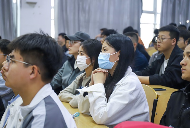 聚焦常态问题 细化落实举措——大数据学院、信息工程学院举办第二期班团例会